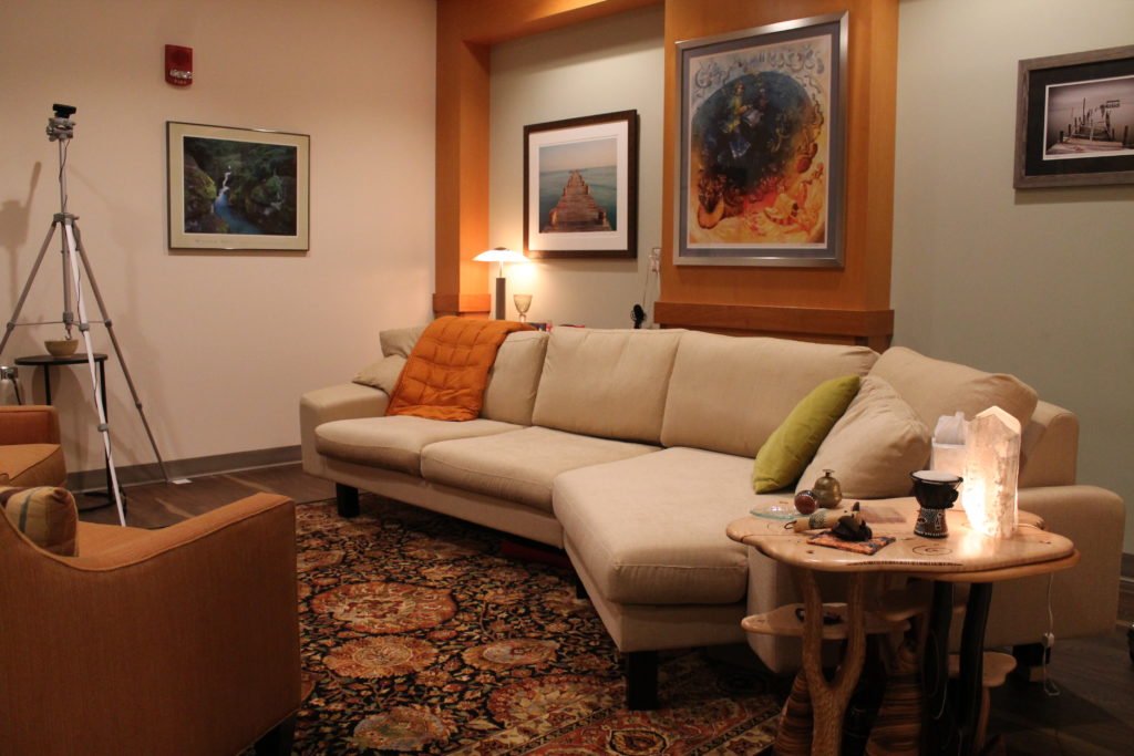 2018-Hutson_Clinical-Therapy-Room-07 Comfy setting in clinical therapy room