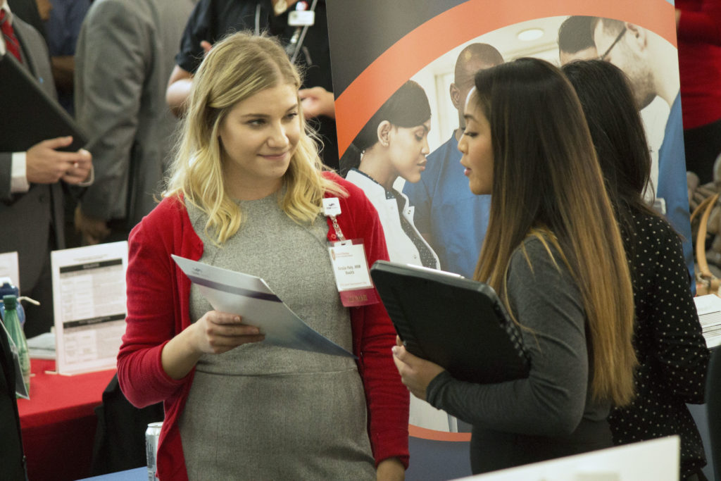 The UW–Madison School of Pharmacy Networking Roundtable event is an opportunity for pharmacy students to meet pharmacists who work in variety of career paths.