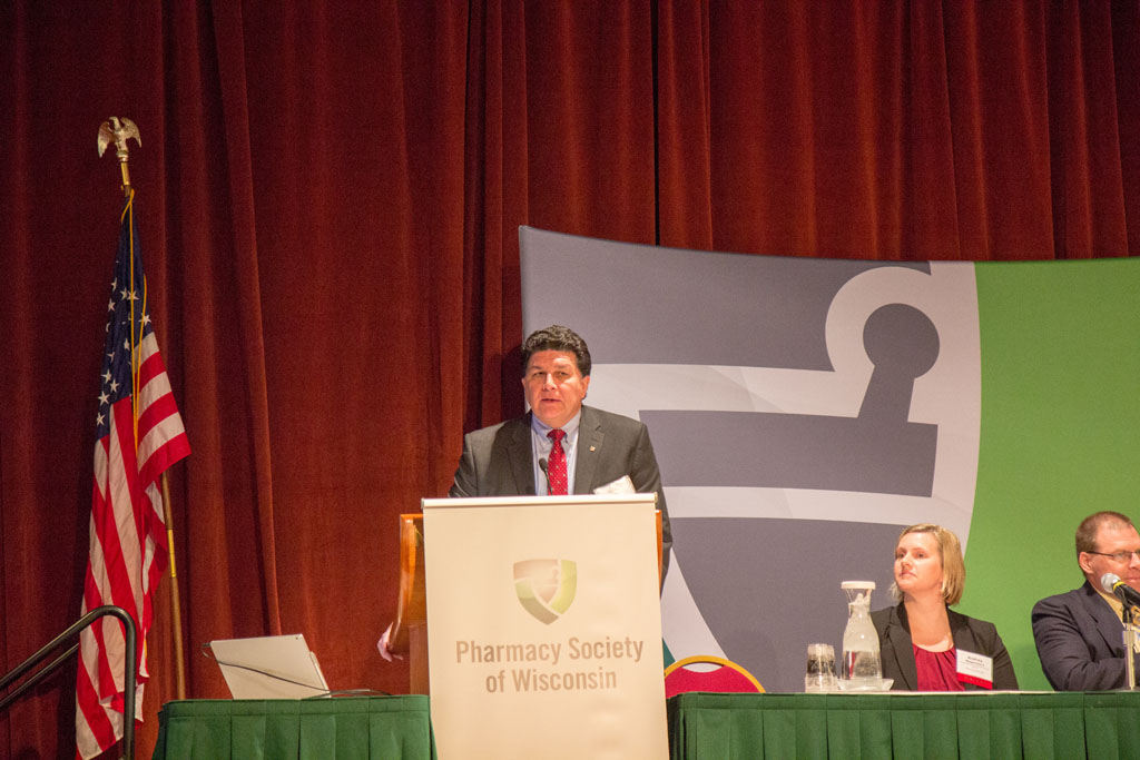 20180208-IMG_3584 Rocky LaDien speaking at podium for Pharmacy Society of Wisconsin
