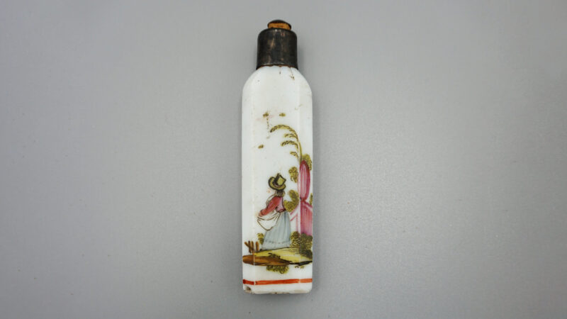 DSC00999 Close up of miniature perfume bottle