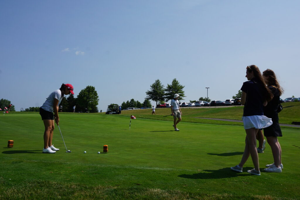 DSC07284 Badger alumni on a golf course