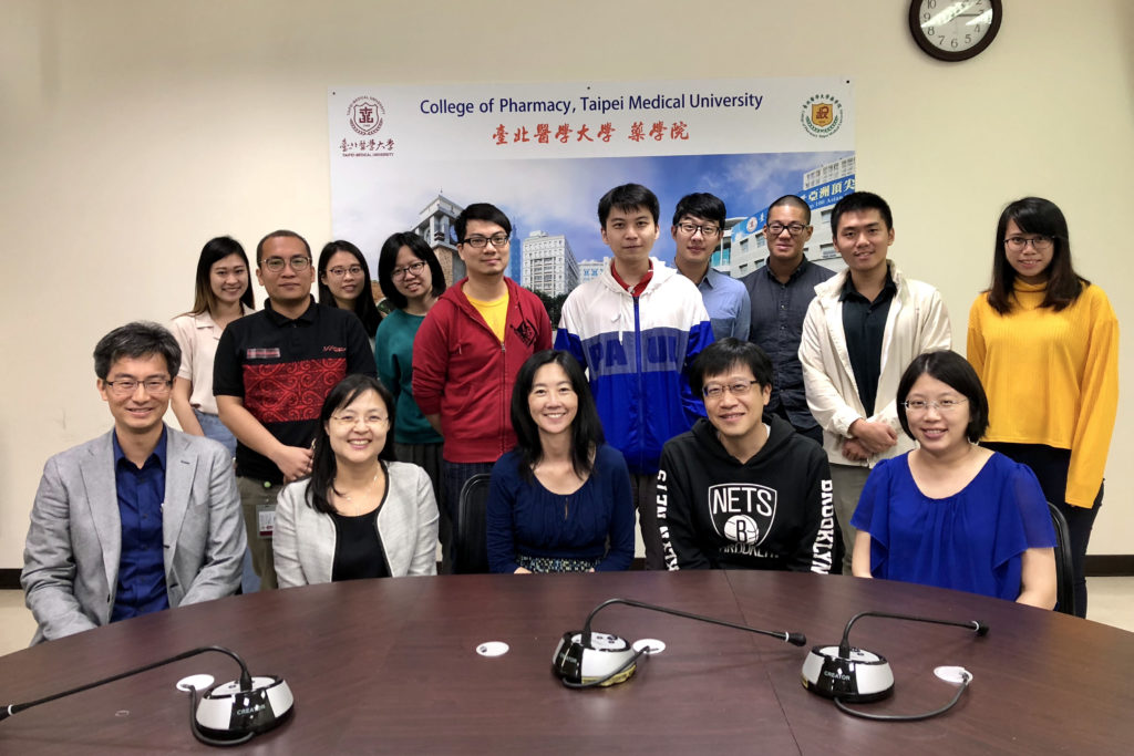 IMG_9242 Michelle Chui with faculty and students from Taipei Medical University