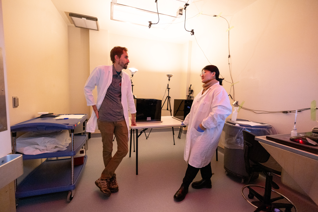 Wenthur talks with Suhjung Janet Lee, a graduate student in the Neuroscience and Public Policy Program.