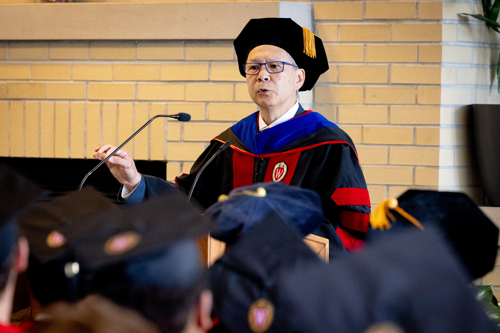 Pharmacy_Graduation_2024_028 Roger Tung speaks at the podium