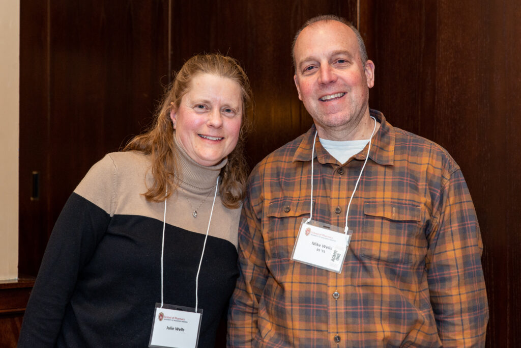 UW-Pharm-Maggianos_20220426__DSC2538_125 An alumni and his wife