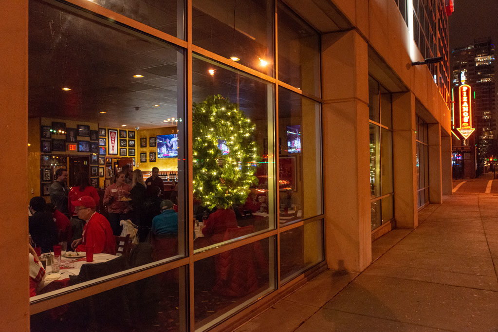 Associate Dean for Advancement David Mott held an event at Pizano's in Milwaukee to reunite alumni.