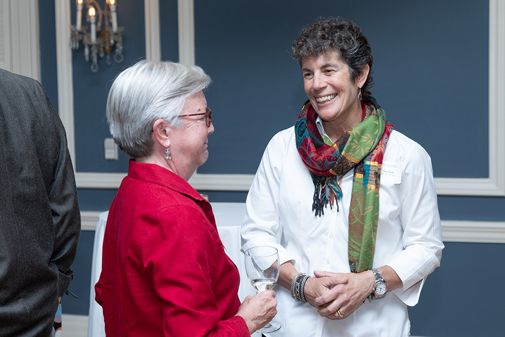 UW School of Pharmacy 2022 Citations of Merit Dinner & Awards Susan Stein and Jeanette Roberts chat.