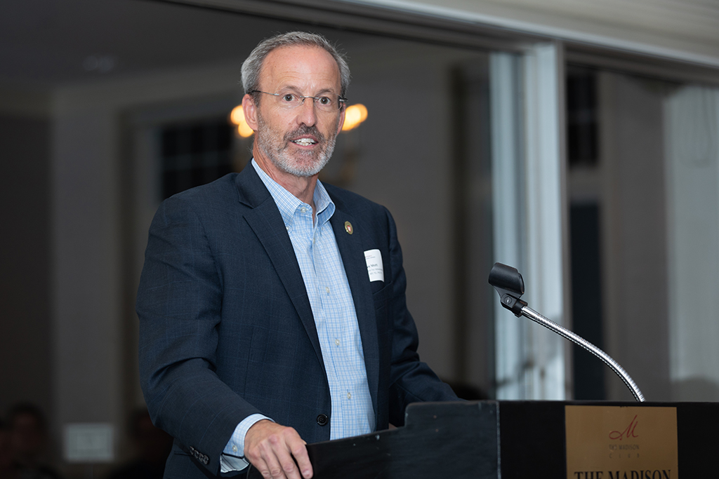 UW School of Pharmacy 2022 Citations of Merit Dinner & Awards Dave Mott speaking at a podium.