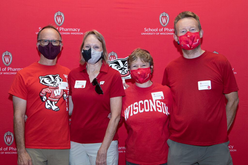 School of Pharmacy Alumni Tailgate Party 2021 Pharmacy alumni together at event
