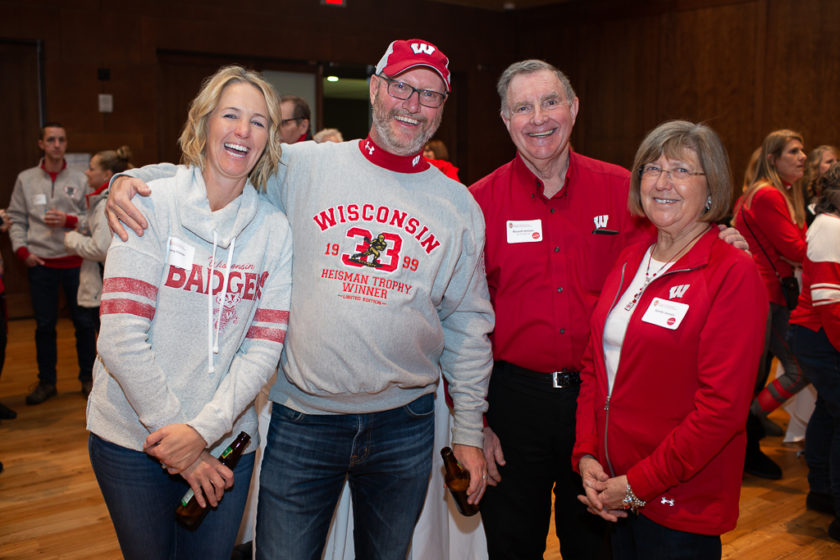 phar110919_030 Alumni at the 2019 Tailgate